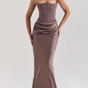 Sloane Dress - Elegant Strapless Evening Gown KOUVR